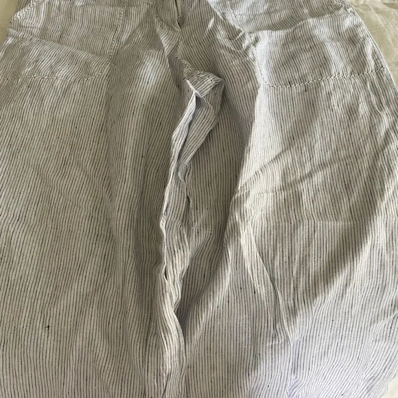 MaxStudio linen pants, flared legs, size 8 - Picture 4 of 4
